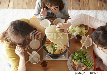 鍋パーティー　女子会 38925526