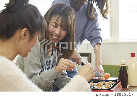 たこ焼きパーティー　女子会 38925617