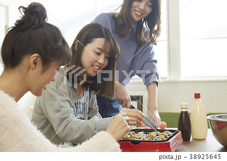 たこ焼きパーティー　女子会 38925645