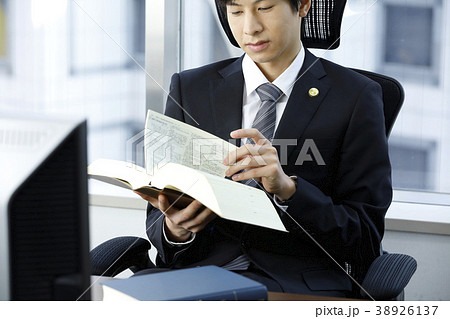若い弁護士 38926137