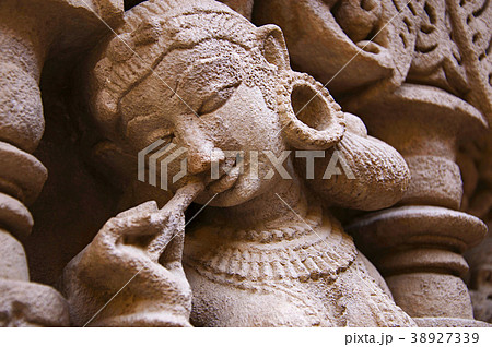 Carved idol on the inner wall of Rani ki vav Carved idol on the inner wall of Rani ki vav 38927339