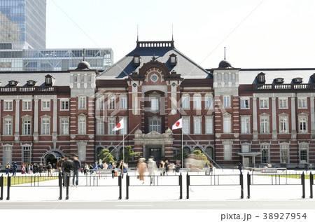日本の東京都市景観　東京駅丸の内駅前広場リニューアル。関連P検索は東京駅前リニューアル風景写真 38927954