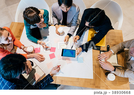 カジュアル オフィスシーン カジュアル オフィスシーン 38930668