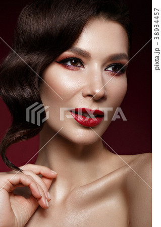 beautiful girl in Hollywood image with wave hair beautiful girl in Hollywood image with wave hair 38934457