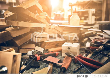 Manufacture of guitars. 38935200