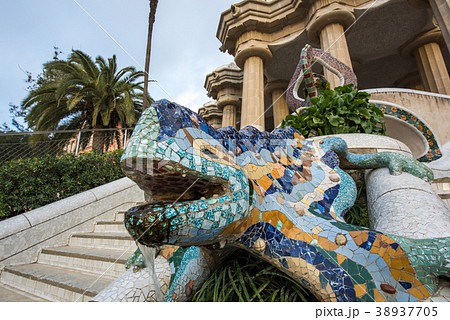 バルセロナ グエル公園 ドラゴン トカゲ カップ大小セット 正式的 A