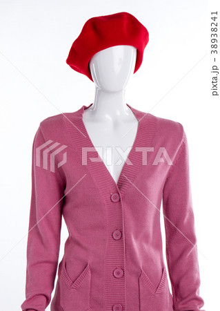Red french beret and cardigan. 38938241