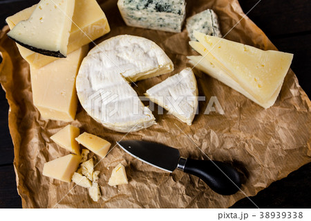Different sorts of cheese 38939338