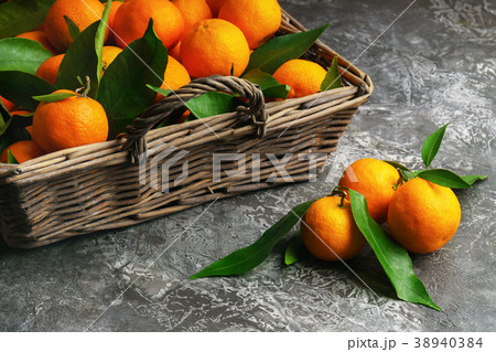 Tangerines (oranges, mandarins, clementines). 38940384