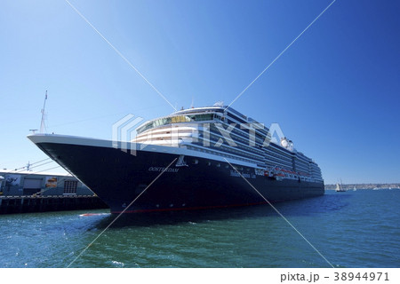 アメリカ合衆国カリフォルニア州サンディエゴのウォーターフロントパークに停泊している船 38944971