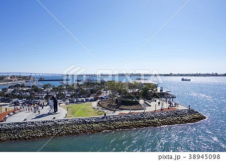 アメリカ合衆国カリフォルニア州サンディエゴのUSSミッドウェイ博物館からの眺め 38945098