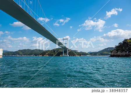 しまなみ海道　大島　来島海峡の波しぶき 38948357
