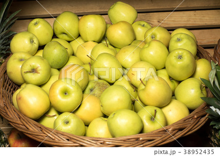 Bunch of green apples in supermarket Bunch of green apples in supermarket 38952435
