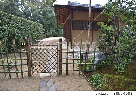 竹中大工道具館 茶室入り口の垣根の写真素材 3546 竹中大工道具館 茶室入り口の垣根の写真素材 3546