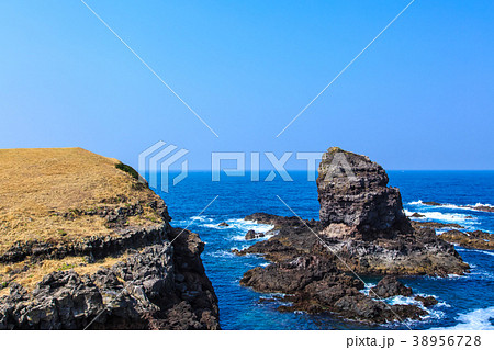 壱岐島 牧崎園地 微笑むゴリラ岩 【長崎県壱岐市】 壱岐島 牧崎園地 微笑むゴリラ岩 【長崎県壱岐市】 38956728
