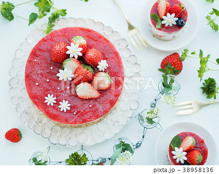 イチゴのチーズケーキ 38958136