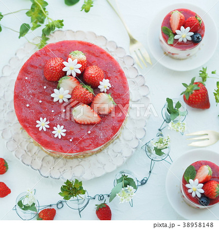 イチゴのチーズケーキ イチゴのチーズケーキ 38958148