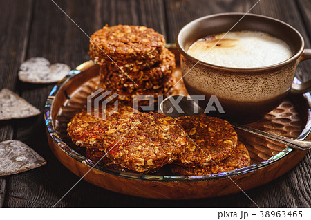 Healthy no baked grain cookies with goji berries. Healthy no baked grain cookies with goji berries. 38963465