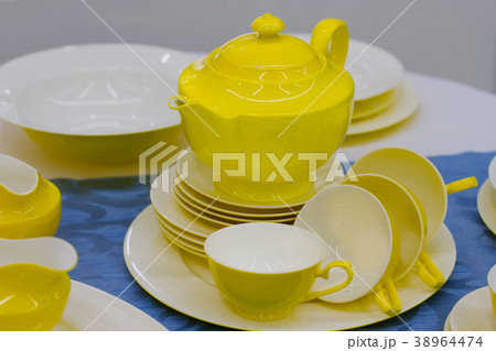 yellow  tea set 38964474