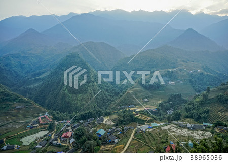 山と田園風景ベトナム・サパ 山と田園風景ベトナム・サパ 38965036
