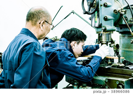 ものづくり技術者　技術　伝える 38966086