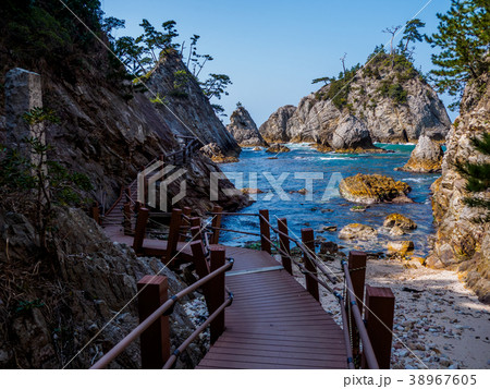 鳥取県の絶景ジオパーク　必見の美しい浦富海岸　山陰海岸国立公園　世界ジオパーク 38967605