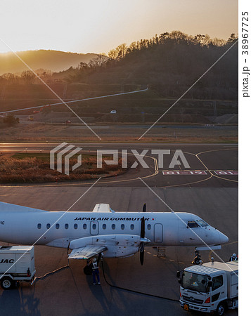 兵庫県のコウノトリ但馬空港の様子　豊岡・伊丹間を運行　運行終了となったサーブ340B 38967725