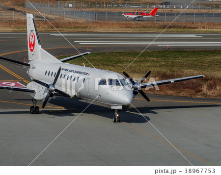 兵庫県のコウノトリ但馬空港の様子　豊岡・伊丹間を運行　運行終了となったサーブ340B機 38967753