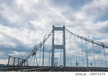 しまなみ海道　来島海峡大橋を走行中 38971370