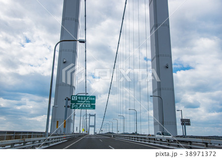 しまなみ海道　来島海峡大橋を走行中　もうすぐ今治北インター　来島海峡パーキング 38971372