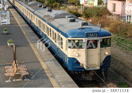 昔懐かしいスカ色の113系 38971538