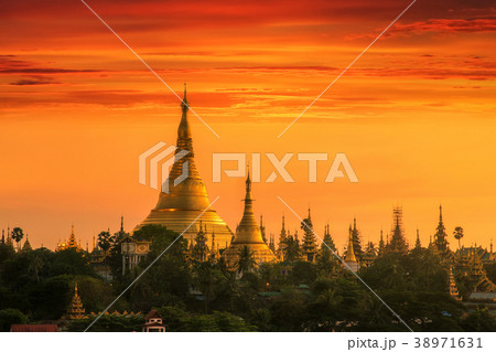 Shwedagon pagoda Shwedagon pagoda 38971631