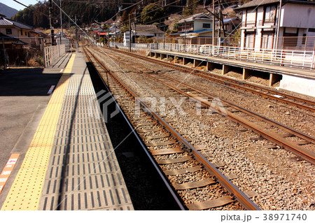 青梅線古里駅のプラットホーム(5) 青梅線古里駅のプラットホーム(5) 38971740