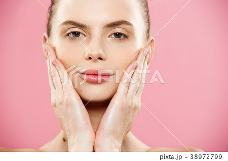 Beauty Spa Concept - Caucasian Woman with perfect 38972799