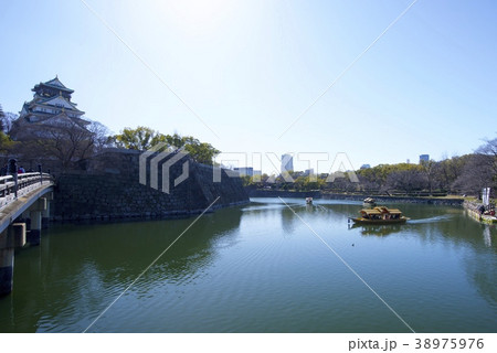 大阪城と大阪城御座船の写真素材