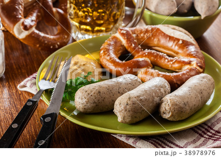 Bavarian breakfast with white sausage 38978976