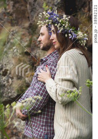 Portrait of a loving couple of hipsters 38982121