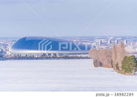 北海道の冬　札幌羊が丘展望台からの雪景色 38982284