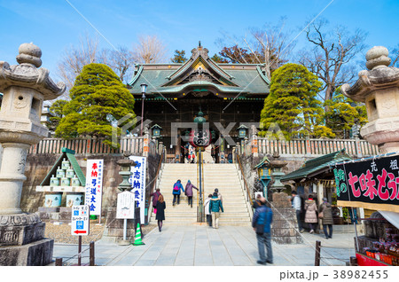 成田山新勝寺 仁王門 （千葉県成田市） 2017年2月撮影 38982455