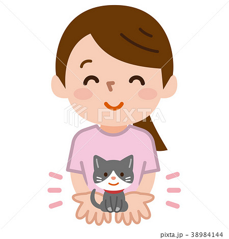 子猫を手に乗せる女性 38984144