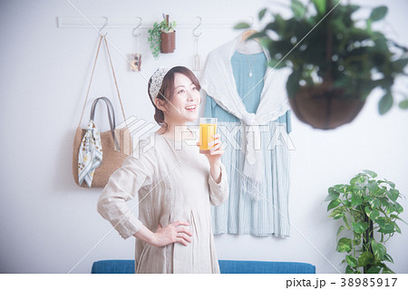 ライフスタイル 朝 女性 ライフスタイル 朝 女性 38985917