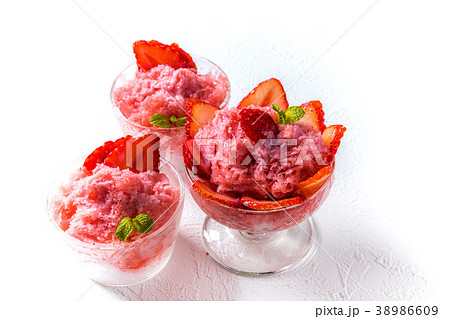 アジアの屋台風かき氷 Taiwan type of epidemic shaved ice アジアの屋台風かき氷 Taiwan type of epidemic shaved ice 38986609