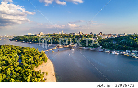 Aerial view of the Dnieper with the Pedestrian Aerial view of the Dnieper with the Pedestrian 38986773