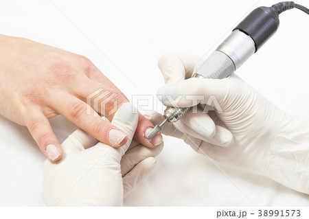 The process of the master's work in the manicure s 38991573