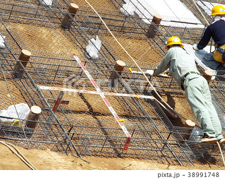 法枠工法の工事写真を撮ります 法枠工法の工事写真を撮ります 38991748