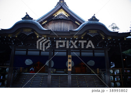 伊勢神宮内宮の風景 神楽殿 伊勢神宮内宮の風景 神楽殿 38993802