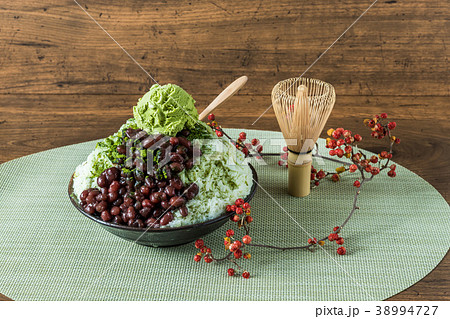 アジア風　抹茶かき氷　Green tea shaved ice 38994727