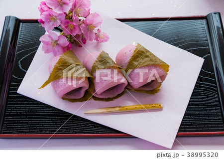 春の和菓子　さくら餅 38995320