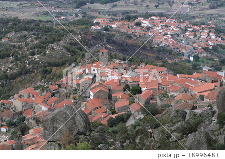 ポルトガル、モンサント、monsanto、城址からの景色 ポルトガル、モンサント、monsanto、城址からの景色 38996483