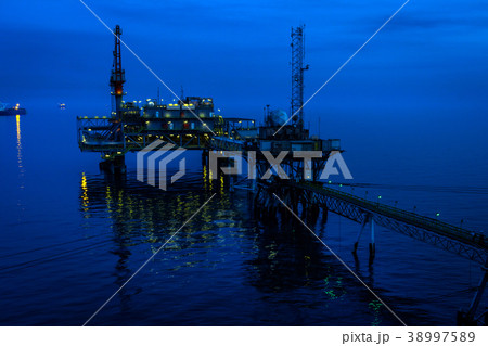 Off shore oil terminal 38997589
